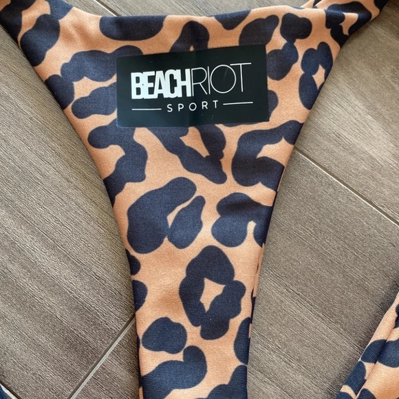 Beach Riot Two-Piece Set - High Waisted Piper Legging Leopard - Picture 2 of 7